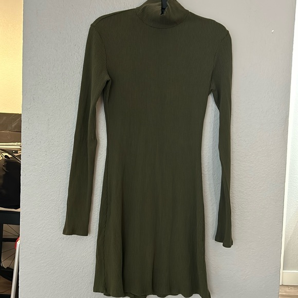Reformation long sleeve turtle neck rib knit dress - Picture 4 of 8